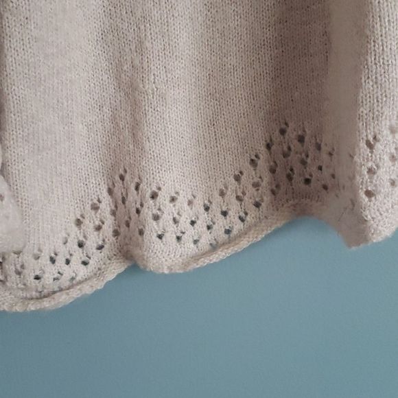 ποΈ5/$20ποΈ Lauren Conrad Bell Sleeve Sweater Medium NWOT Off-White - Picture 4 of 10